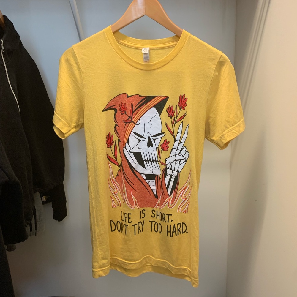 Cute Yellow Grunge graphic tee cool design